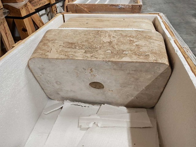 Natuursteen light travertin wastafel 76x46x26 cm - afbeelding 3 van  6