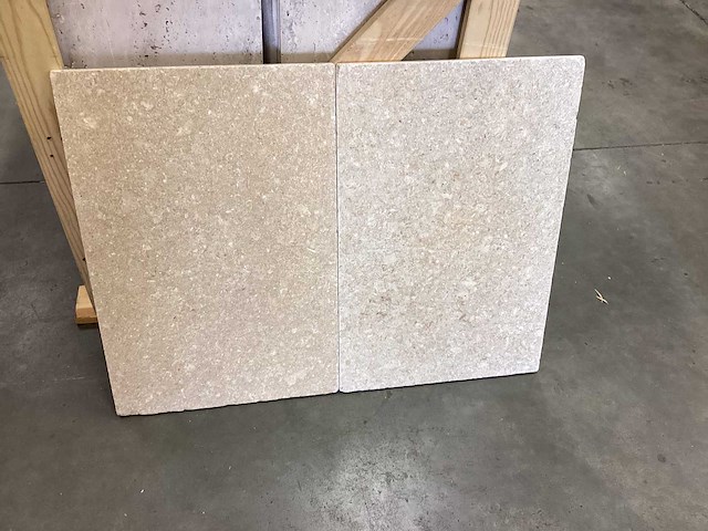 Natuursteen limestone beige 40,6x61 cm tegel 21,05 m² - afbeelding 7 van  8