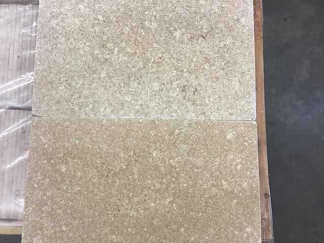 Natuursteen limestone beige 40,6x61 cm tegel 35,66 m² - afbeelding 2 van  7
