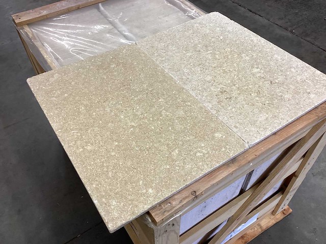 Natuursteen limestone beige 40,6x61 cm tegel 35,66 m² - afbeelding 6 van  7