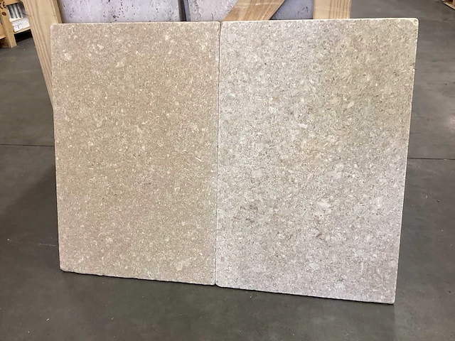 Natuursteen limestone beige 40,6x61 cm tegel 42 m² - afbeelding 10 van  17