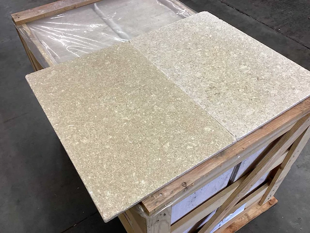 Natuursteen limestone beige 40,6x61 cm tegel 42 m² - afbeelding 8 van  17