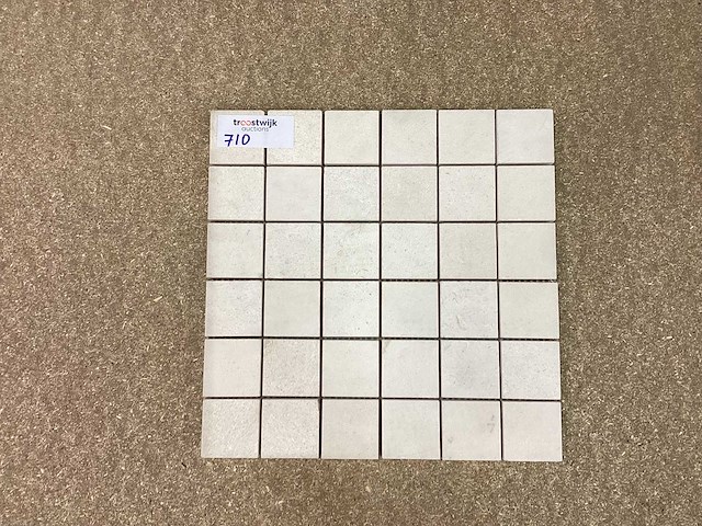 Natuursteen limestone beige 5x5 cm mozaïektegel 30x30 cm 35 stuks - afbeelding 2 van  7