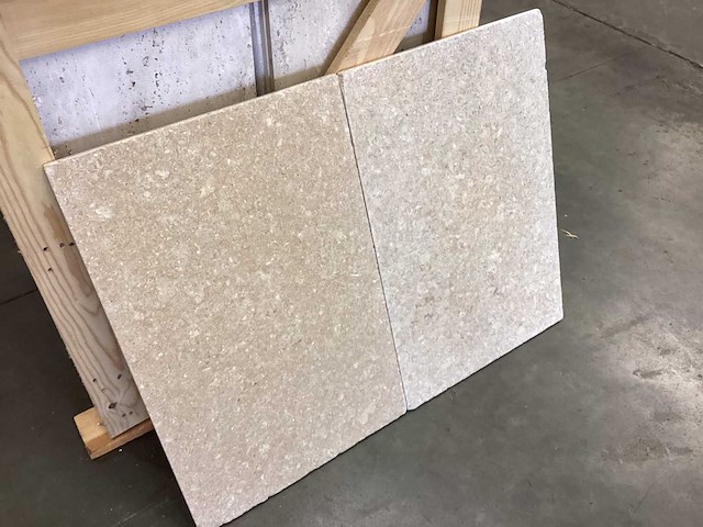 Natuursteen limestone beige 60x90x2 cm tegel 34,56 m² - afbeelding 7 van  12