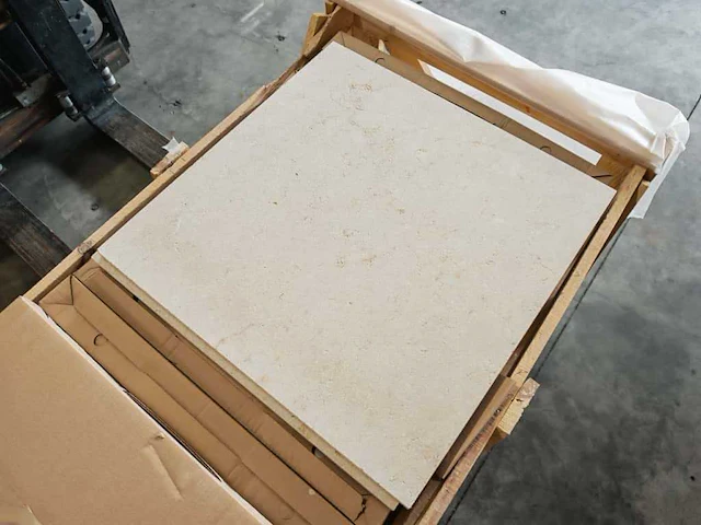Natuursteen limestone beige mat 60x60x2 cm tegels 32,4 m² - afbeelding 3 van  6