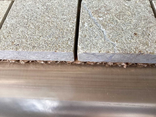 Natuursteen limestone beige mix 5x5 cm mozaïektegel 30x30 cm 50 stuks - afbeelding 7 van  8