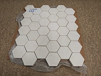 Natuursteen limestone wit hexagon 33x28 cm mozaïektegel 4,07 m² - afbeelding 1 van  5