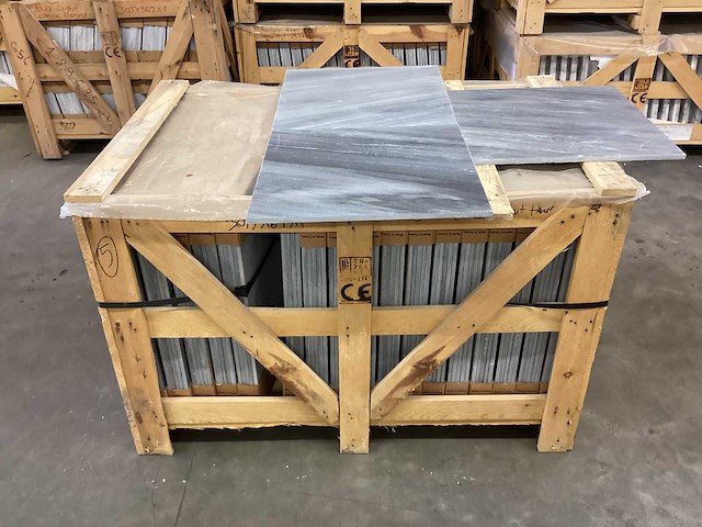 Natuursteen marmer bardiglio honed 45,7x45,7 cm tegel 20 m² - afbeelding 5 van  13