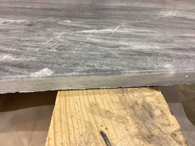 Natuursteen marmer bardiglio honed 45,7x45,7 cm tegel 20 m² - afbeelding 3 van  12
