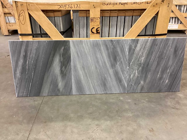 Natuursteen marmer bardiglio honed 45,7x45,7 cm tegel 20 m² - afbeelding 1 van  12