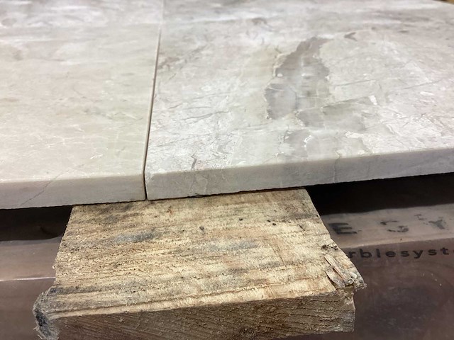 Natuursteen marmer beige gezoet 30,5x30,5 cm tegel 33,5 m² - afbeelding 5 van  15