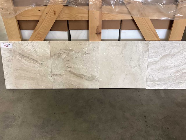 Natuursteen marmer beige gezoet 30,5x30,5 cm tegel 33,5 m² - afbeelding 1 van  15