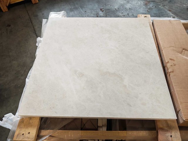 Natuursteen marmer creme gepolijst 60x60x2 cm tegels 16,2 m² - afbeelding 1 van  7
