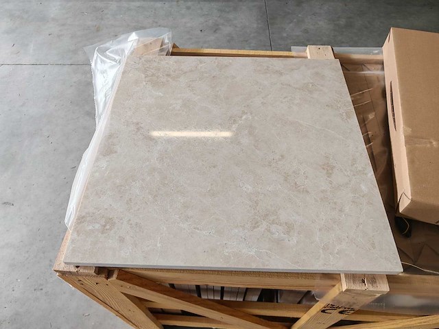 Natuursteen marmer creme gepolijst 60x60x2 cm tegels 33,5 m² - afbeelding 1 van  4