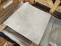 Natuursteen marmer creme gepolijst 61x61x2 cm tegels 50,25 m² - afbeelding 2 van  3