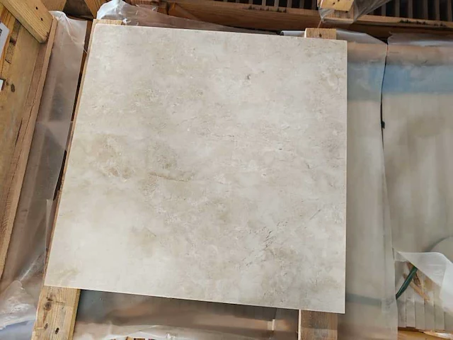 Natuursteen marmer creme gepolijst 61x61x2 cm tegels 50,25 m² - afbeelding 2 van  6