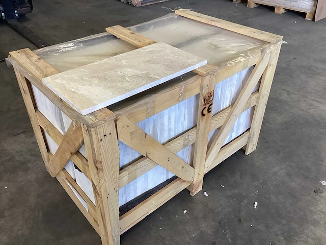 Natuursteen marmer creme gepolijst vloertegel 30x60x2 cm 56.16 m² - afbeelding 4 van  12