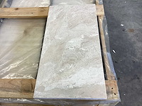 Natuursteen marmer creme gepolijst vloertegel 30x60x2 cm 56.16 m² - afbeelding 10 van  12