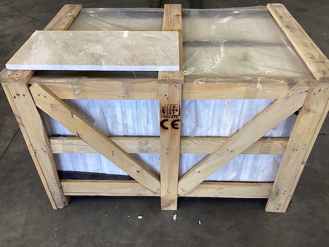 Natuursteen marmer creme gepolijst vloertegel 30x60x2 cm 56.16 m² - afbeelding 2 van  8