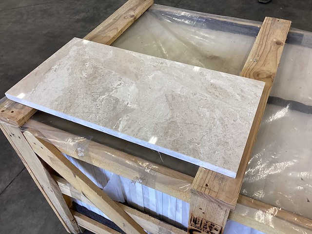 Natuursteen marmer creme gepolijst vloertegel 30x60x2 cm 56.16 m² - afbeelding 6 van  6