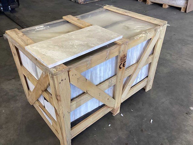 Natuursteen marmer creme gepolijst vloertegel 30x60x2 cm 56.16 m² - afbeelding 2 van  8
