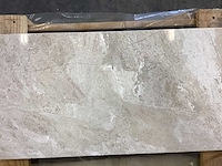 Natuursteen marmer creme gepolijst vloertegel 30x60x2 cm 56.16 m² - afbeelding 5 van  8