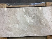 Natuursteen marmer creme gepolijst vloertegel 30x60x2 cm 56.16 m² - afbeelding 4 van  12
