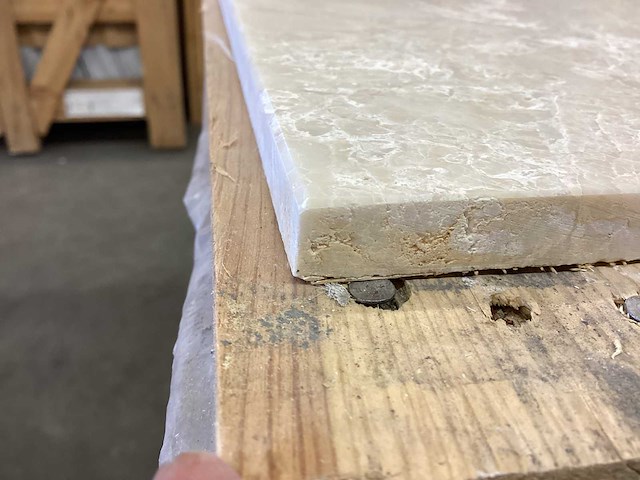 Natuursteen marmer creme gezoet 30,5x61 cm tegel 26 m² - afbeelding 6 van  15