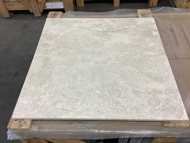 Natuursteen marmer creme gezoet 30,5x61 cm tegel 26 m² - afbeelding 7 van  9