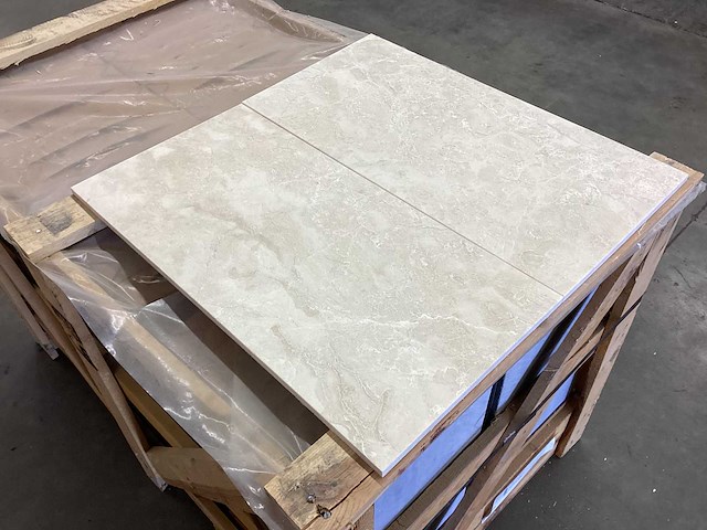 Natuursteen marmer creme gezoet 30,5x61 cm tegel 26 m² - afbeelding 2 van  10