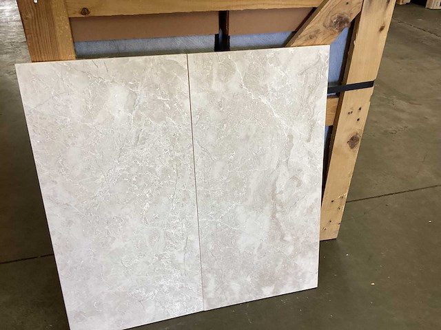 Natuursteen marmer creme gezoet 30,5x61 cm tegel 26 m² - afbeelding 1 van  10