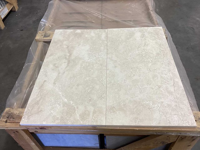 Natuursteen marmer creme gezoet 30,5x61 cm tegel 26 m² - afbeelding 8 van  10