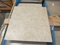 Natuursteen marmer creme gezoet 45,7x45,7x2 cm tegels 21,72 m² - afbeelding 1 van  5