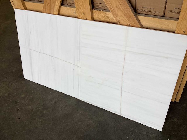 Natuursteen marmer dolomiti gezoet 45,7x45,7 cm tegel 35 m² - afbeelding 8 van  10