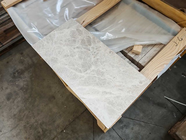 Natuursteen marmer grey gezoet 30,5x61x2 cm tegel 50,61 m² - afbeelding 8 van  13