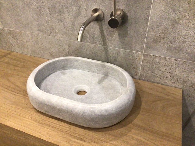 Natuursteen marmer grey oval wastafel 47x34x10 cm - afbeelding 3 van  4