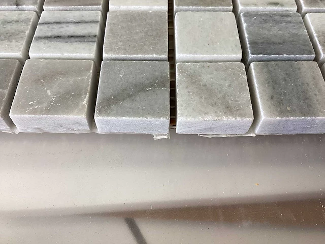 Natuursteen marmer grijs/wit mix mozaïektegel 30,5x30,5 cm 450 stuks - afbeelding 6 van  7