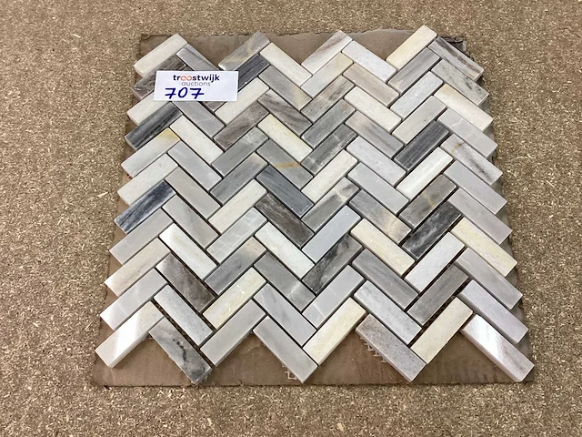 Natuursteen marmer grijs/wit visgraat mozaïektegel 30x30 cm 28 stuks - afbeelding 4 van  6