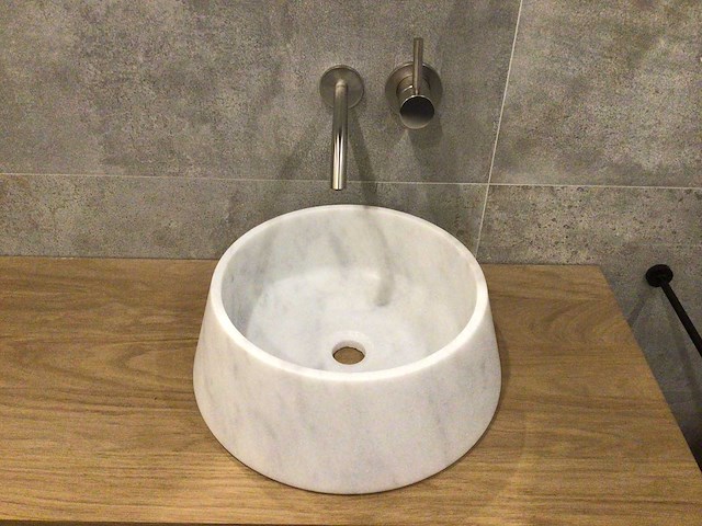 Natuursteen marmer white wastafel 40x15 cm - afbeelding 1 van  4