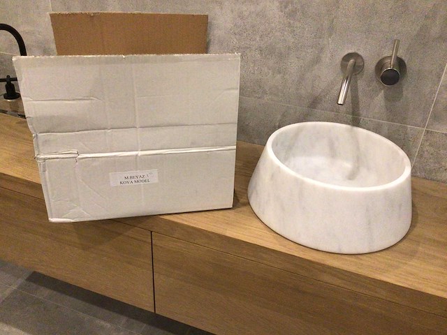 Natuursteen marmer white wastafel 40x15 cm - afbeelding 1 van  1