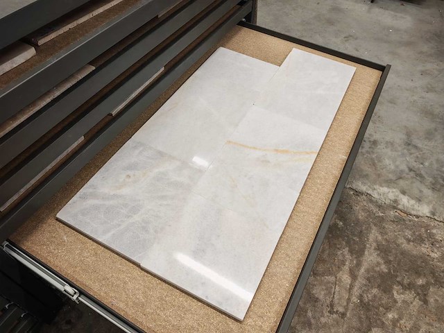Natuursteen marmer wit gepolijst 30x60x2 cm tegels 132,48 m² - afbeelding 4 van  8