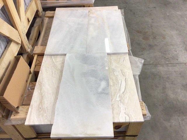 Natuursteen marmer wit gepolijst 30x60x2 cm tegels 66,24 m² - afbeelding 5 van  7