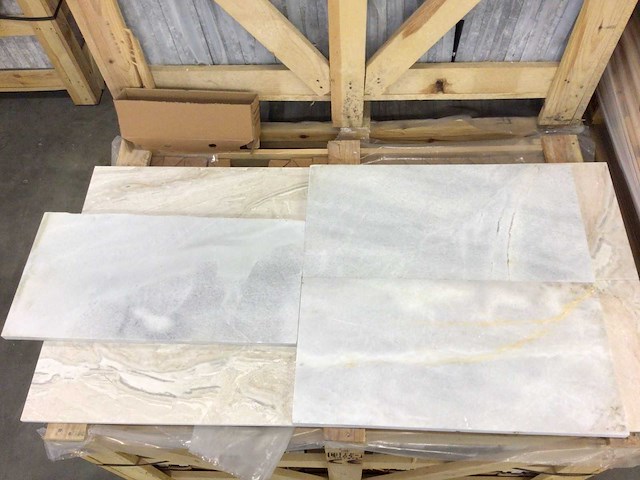 Natuursteen marmer wit gepolijst 30x60x2 cm tegels 66,24 m² - afbeelding 2 van  3