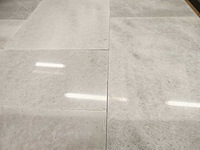 Natuursteen marmer wit gepolijst 30xflx2 cm tegels 32,4 m² - afbeelding 1 van  3