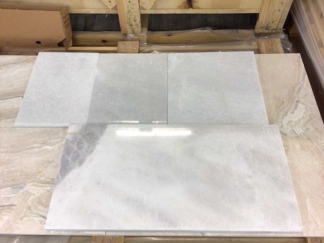 Natuursteen marmer wit gepolijst 40 x vrije banen x 2 cm tegel 41 m² - afbeelding 5 van  7