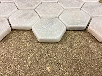 Natuursteen marmer wit hexagon 28x33,5 cm mozaïektegel 45 stuks - afbeelding 6 van  6