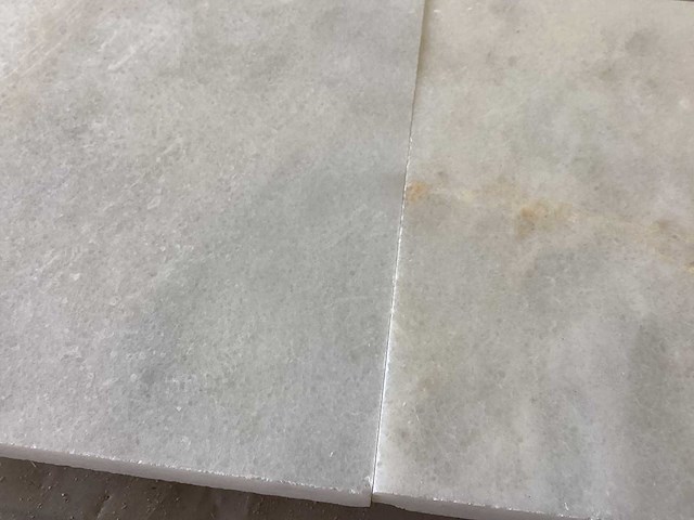 Natuursteen marmer wit honed 20x20x1,2 cm tegel 25 m² - afbeelding 3 van  12