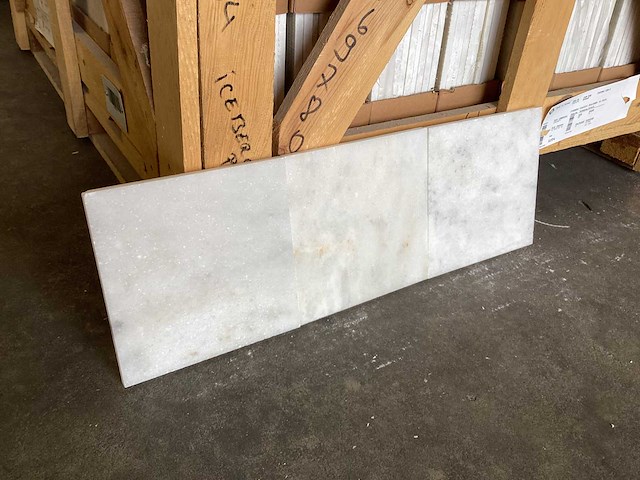 Natuursteen marmer wit honed 20x20x1,2 cm tegel 25 m² - afbeelding 8 van  13