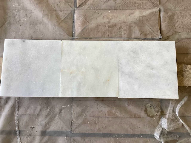 Natuursteen marmer wit honed 20x20x1,2 cm tegel 25 m² - afbeelding 1 van  13