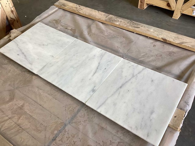 Natuursteen marmer wit honed 30,5x30,5 cm tegel 44 m² - afbeelding 7 van  11